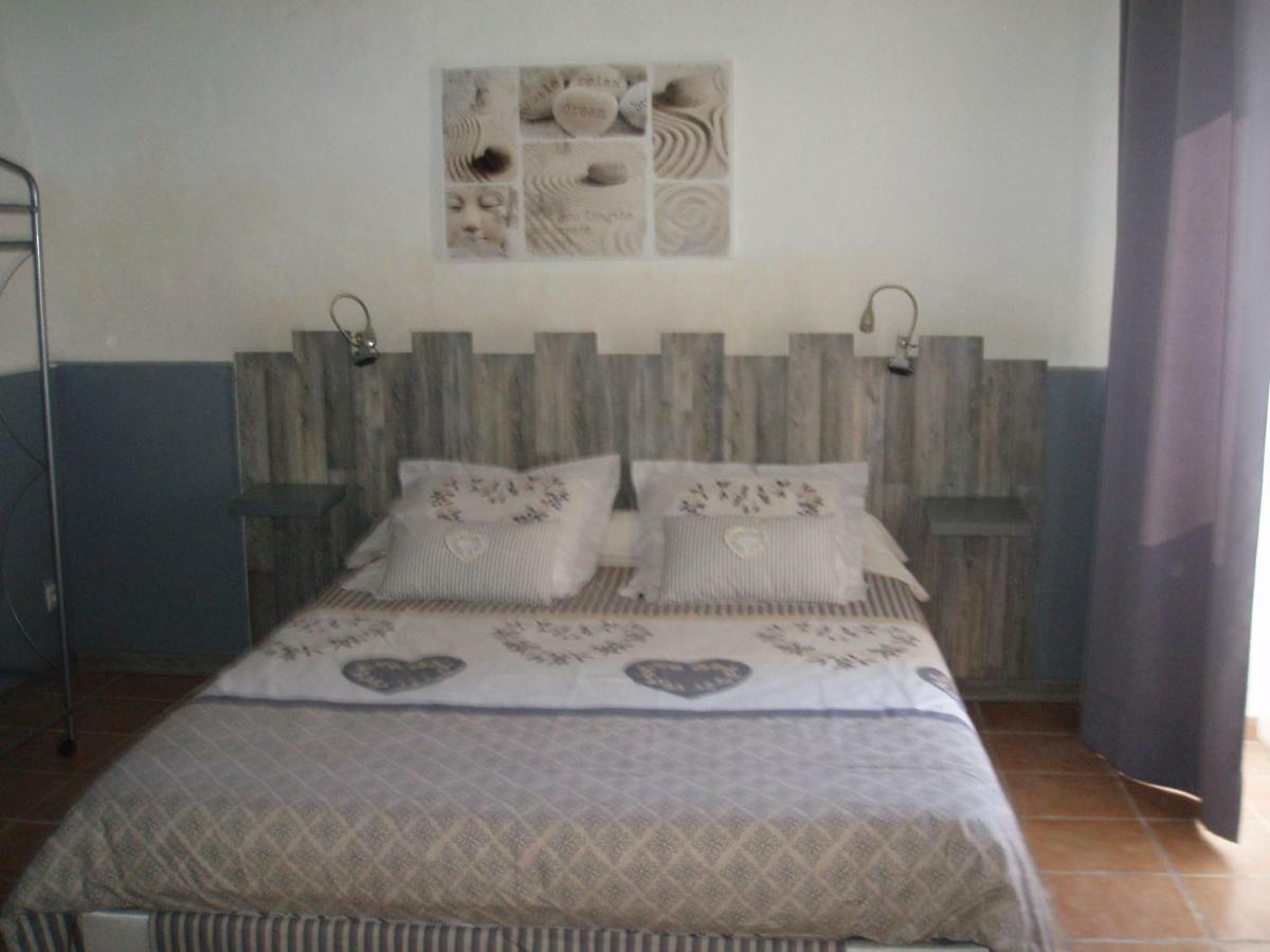 Bed and Breakfast Les Vingalieres Salernes Exterior foto